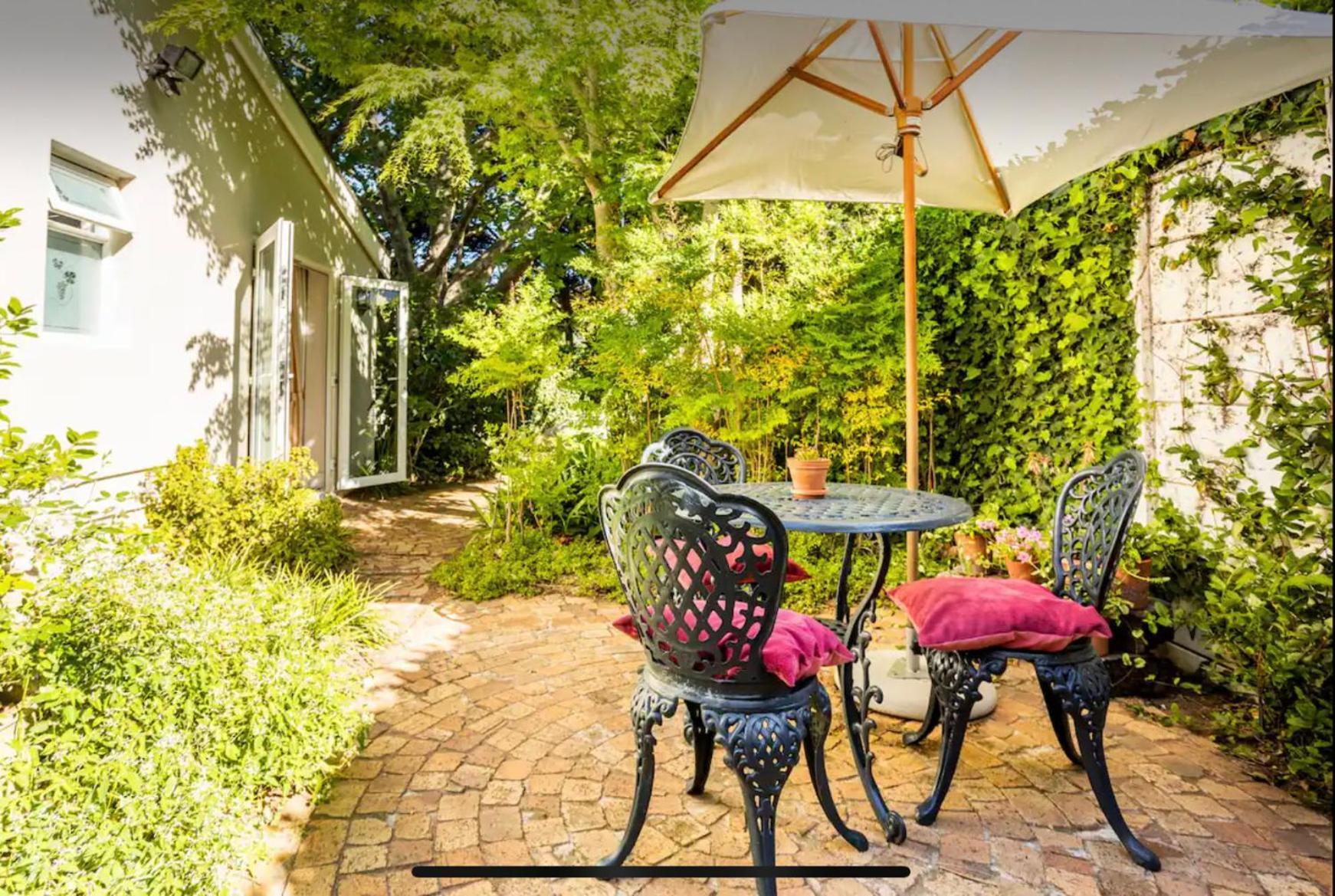 Guest Suite - Leafy Constantia Guest House Kapstadt Exterior foto